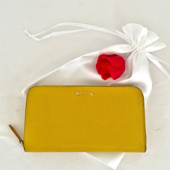 FENDI Vitello Elite Zip Around Leather Calfskin Wallet Yellow - Picture 1 of 10